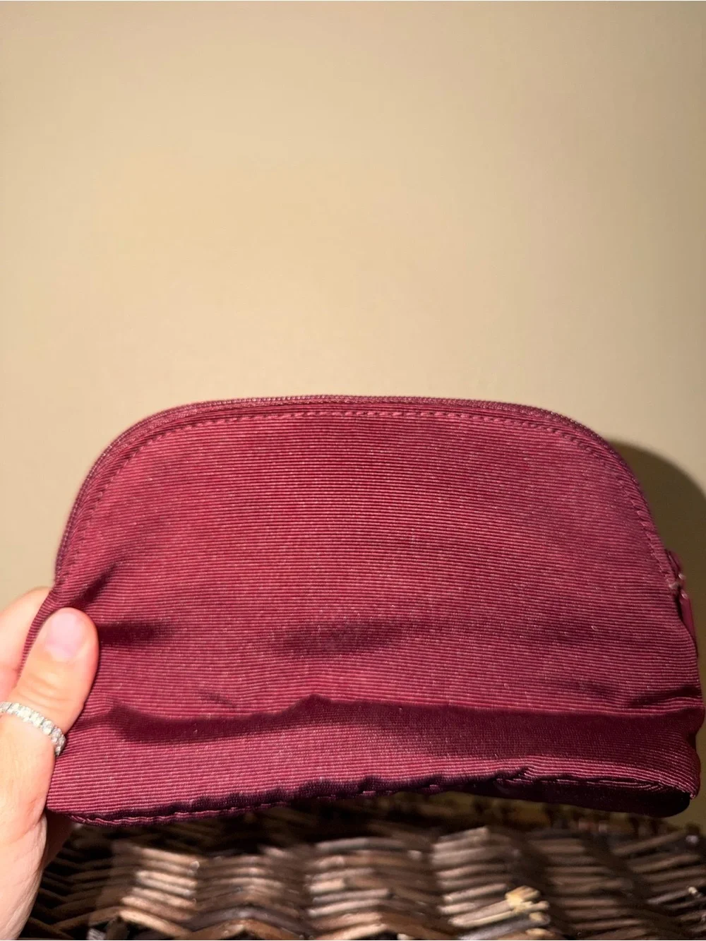 Like New! Gucci Beauty Bag